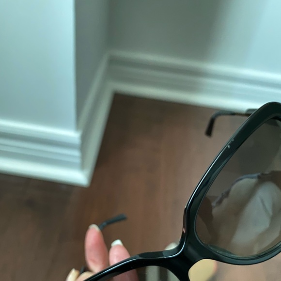 Burberry Sunglasses - Picture 7 of 7